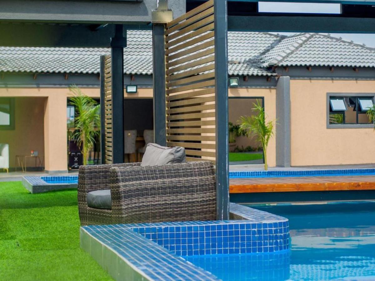 The Lux Hotel And Resorts หลุยส์ทริคาร์ดท์ ภายนอก รูปภาพ