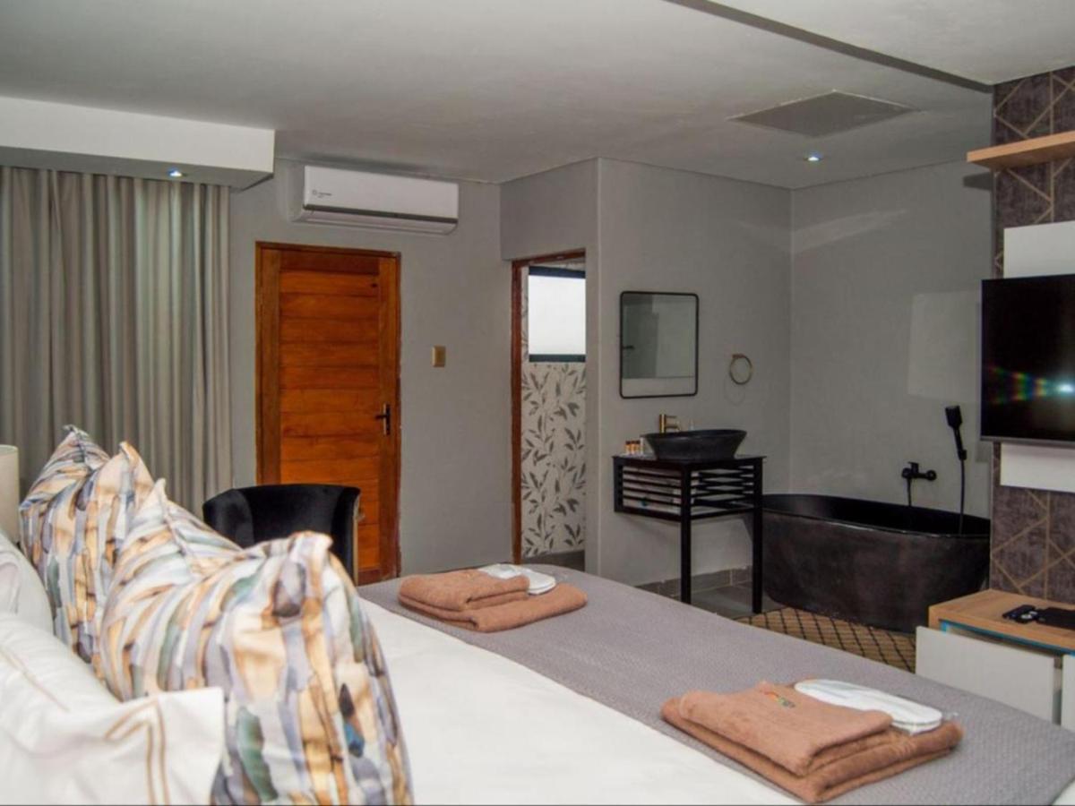 The Lux Hotel And Resorts หลุยส์ทริคาร์ดท์ ภายนอก รูปภาพ